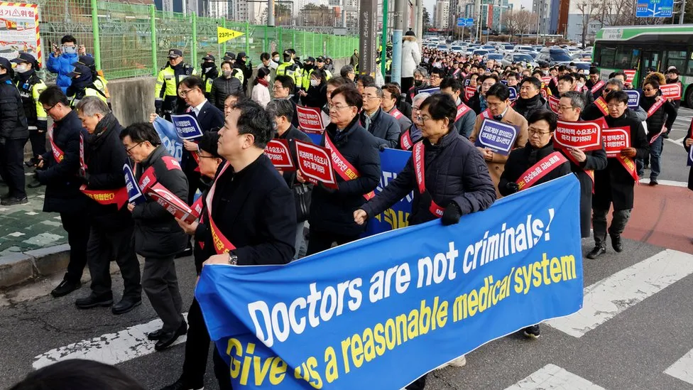 Strike Threat: S Korea Doctors Arresto facial